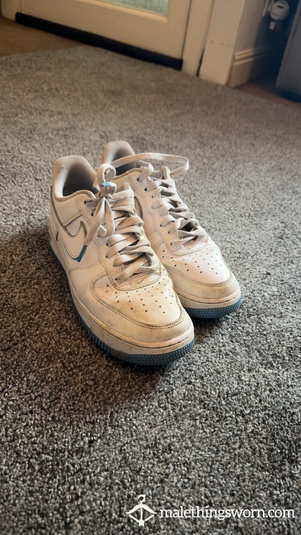 Size 6 Well Worn Airforce