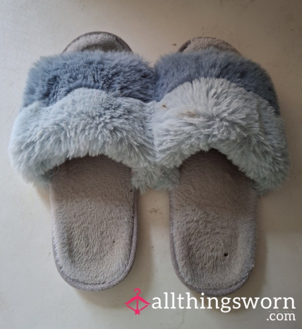 Fluffy Slippers 🥿