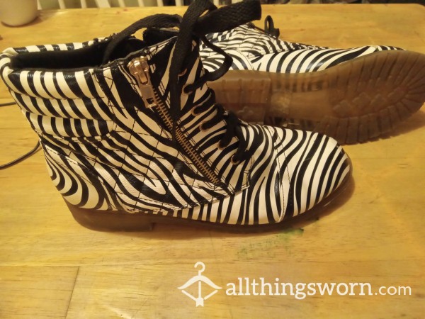 Size 7 🦓 Zebra Print