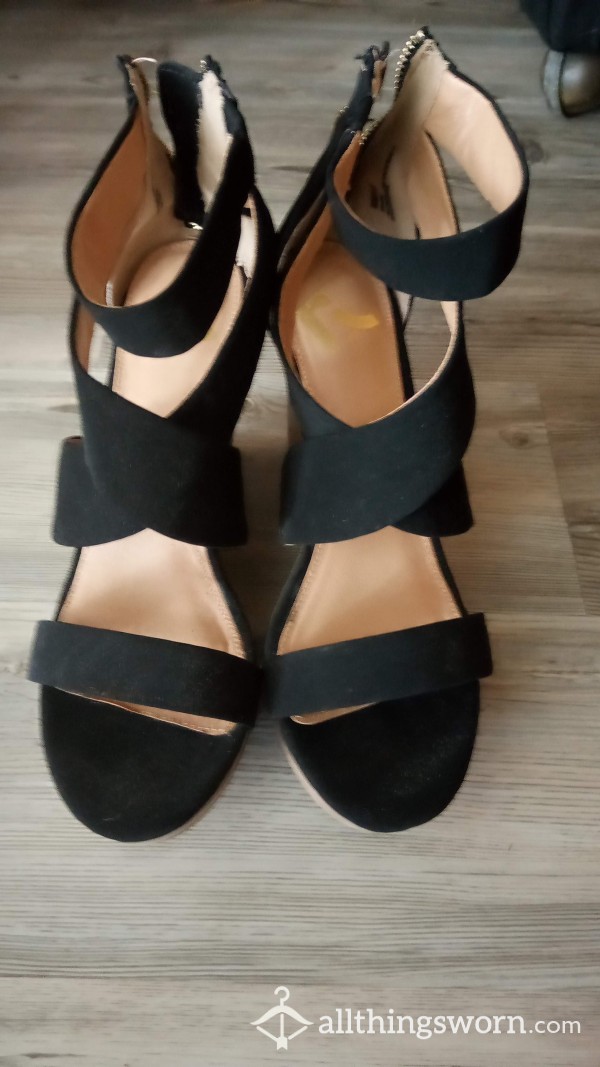 Size 8 Black Wedge