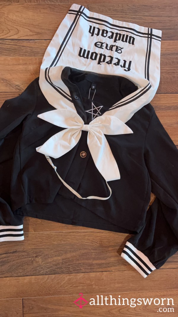 (Size S-M) Cute Goth Seifuku Top With Bow 🎀 NWT, Tried On Once (slight Staining On White Fabric From Storage, Will Wash If Requested)