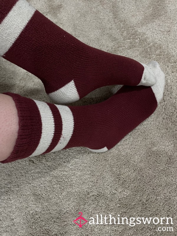 Size US 10. Cute Sock Feet Pics