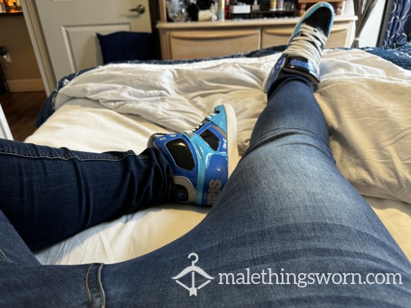 Skinny Jeans And Blue Osiris Bate Session With DC Hightops For Ballbusting