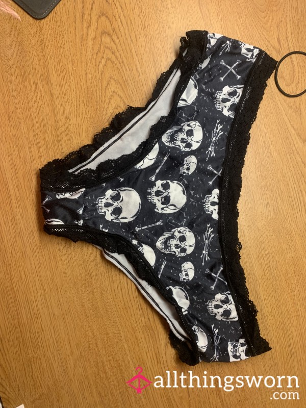 Skull Pattern Panties With Lace