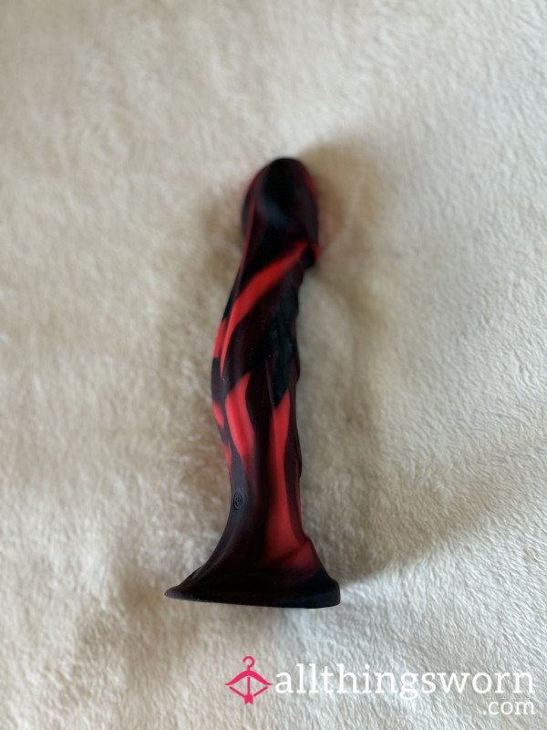 Slim Black And Red Suction Cup Di**o