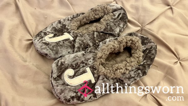 Slippers Size 8