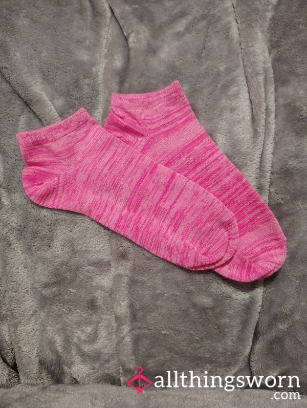 Small Pink Ankle Socks 🧦 *