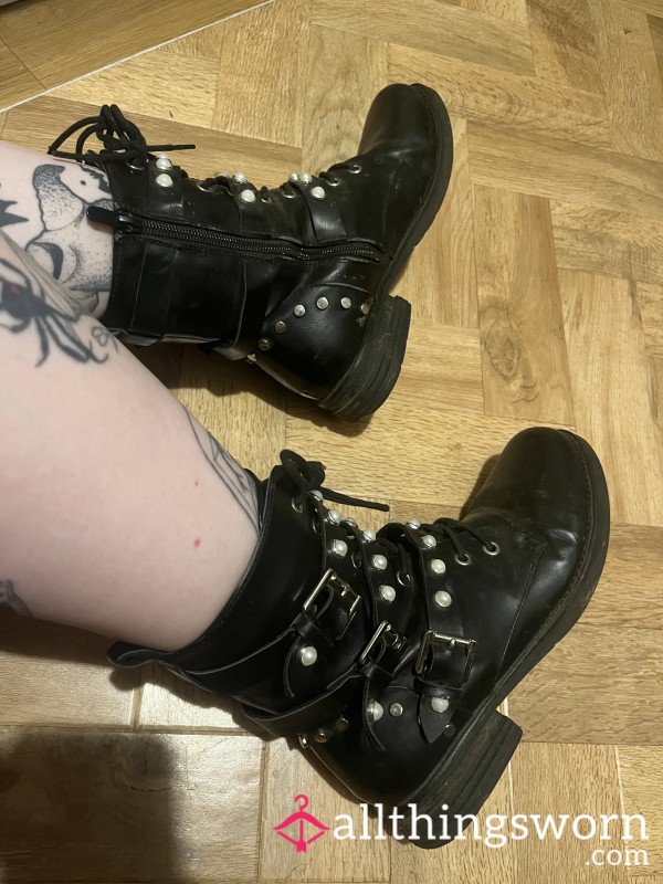 Smelly Black Boots