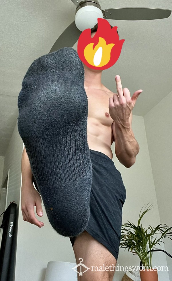 Smelly Black Socks 🧦🤢😏