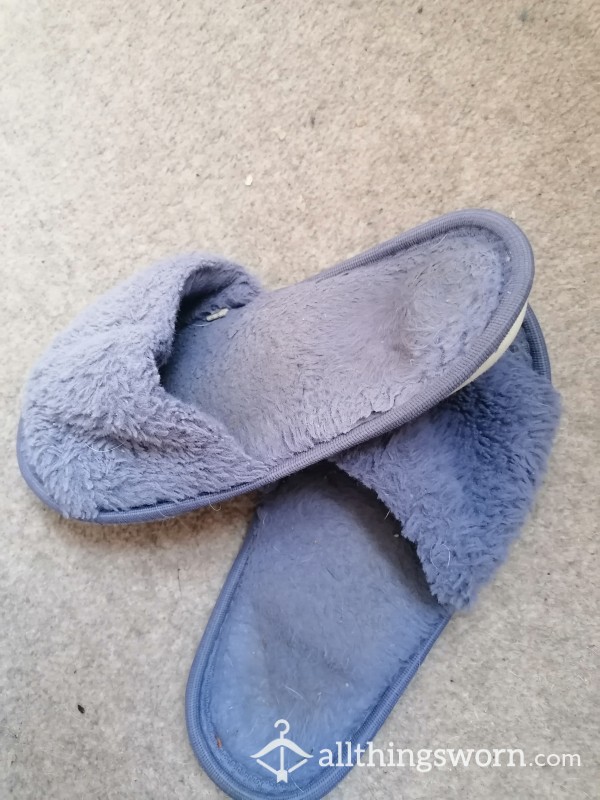 💙 Smelly Blue Fluffy Slippers 💙