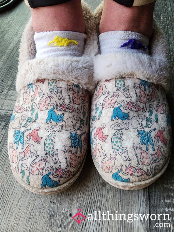 Smelly Dirty BOBs For Cats Slippers