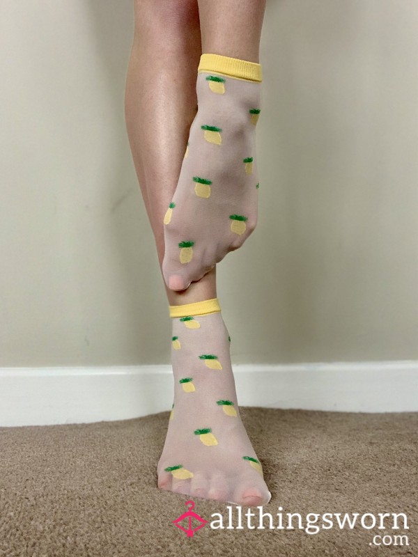 🍋 Smelly Nylon Socks 🍋