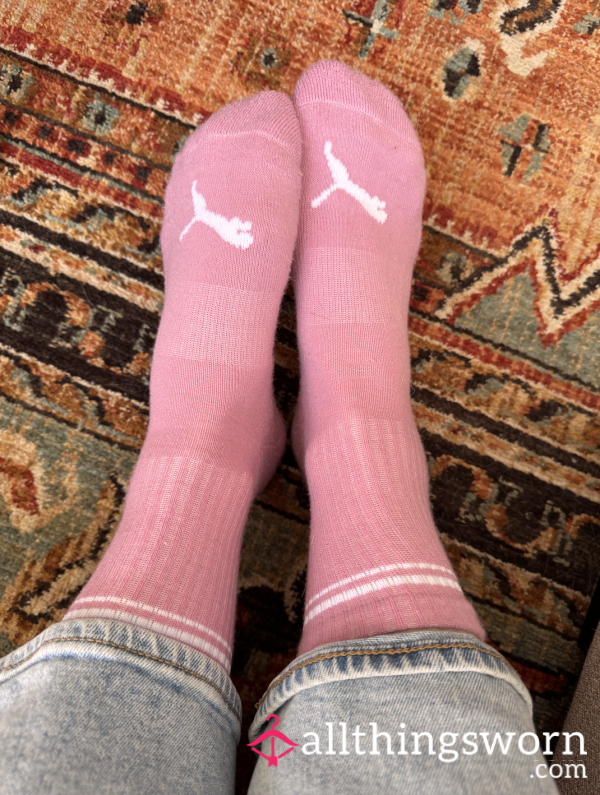 💕 Smelly Pink Puma Crew Socks 🧦