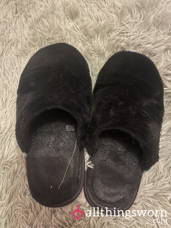 Smelly Slippers 🖤