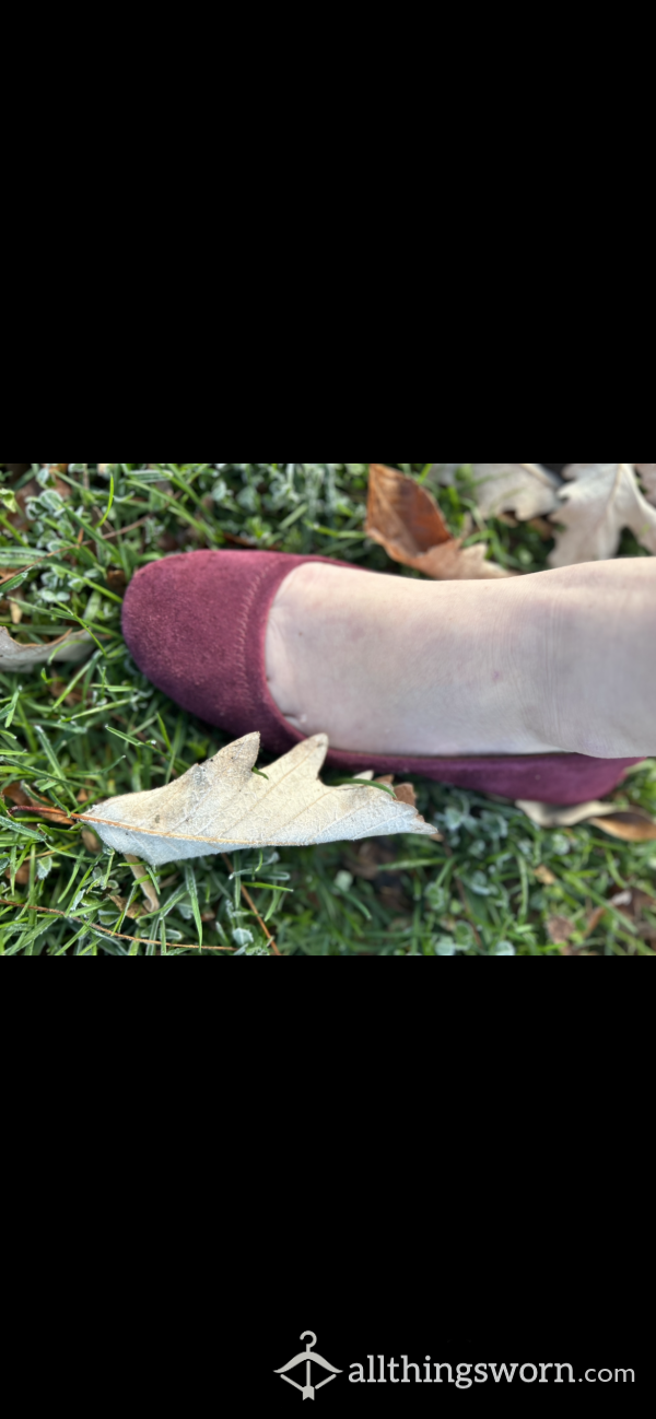 Smelly Well Loved Maroon Suede Flats