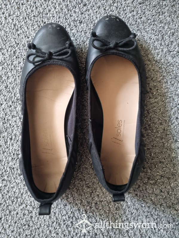 Smelly Well Worn Black Ballet Flats