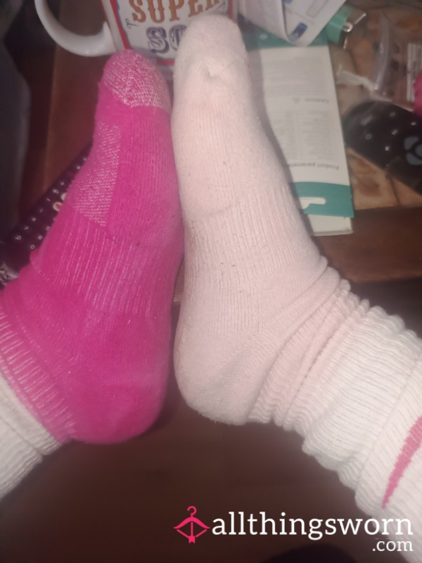 Smelly Worn Fat Girl Sockies! Hehehe !!!