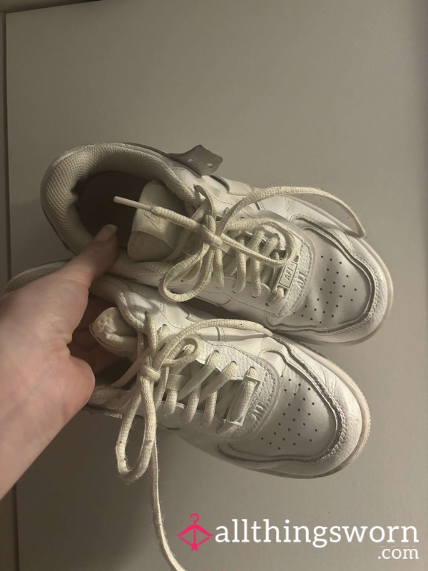 Smelly Worn In Airforce 1s