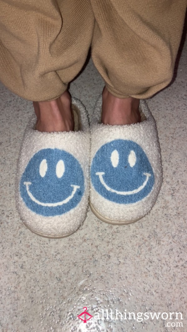 SMILEY SLIPPERS