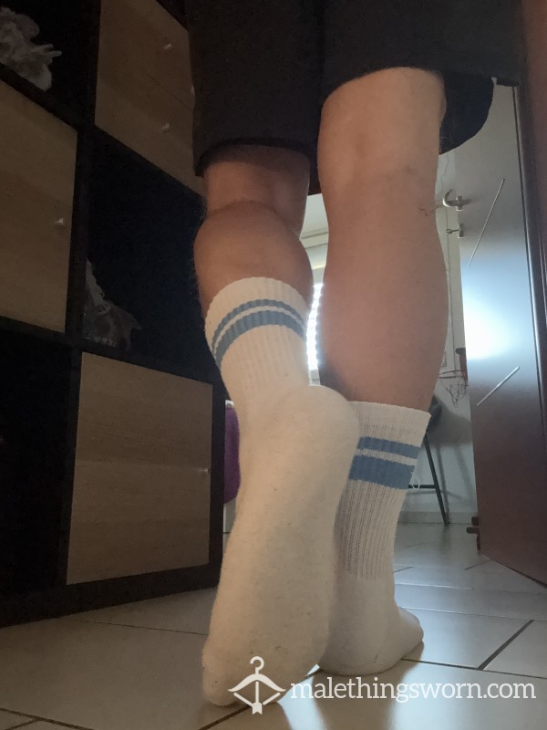 Sniff And Lick My Feet And C*m From My Socks