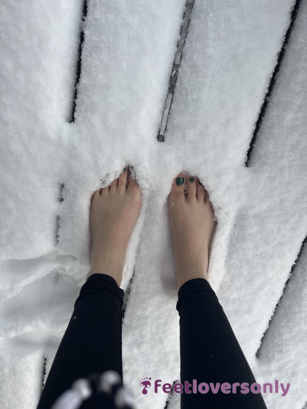 Snow Feet😜🦶🏼