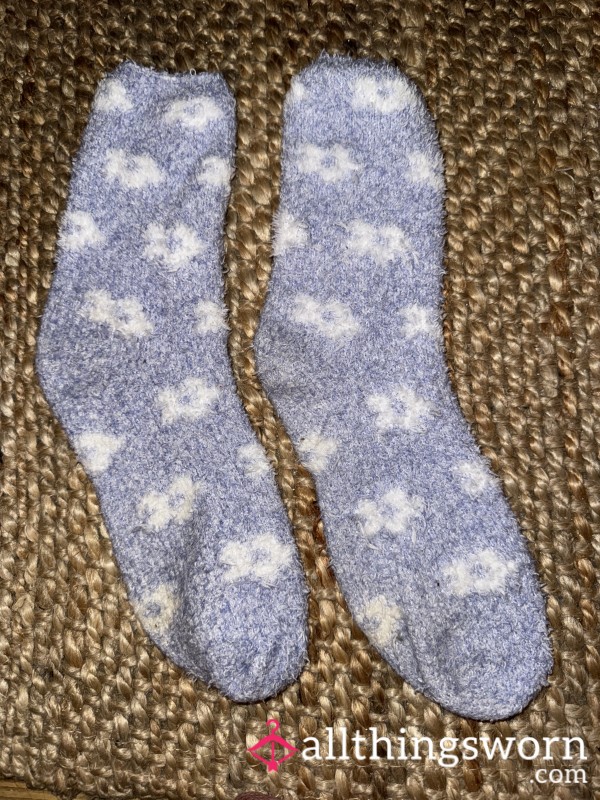 🧦❄️ Snug & Sultry: Sky Blue & White Fluffy Winter Socks ❄️🧦