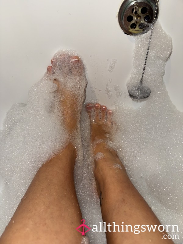 Soapy, Steamy, Shower 👣