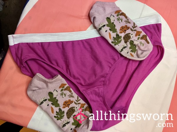 Sock And XL Panty Duo Worn While Shopping