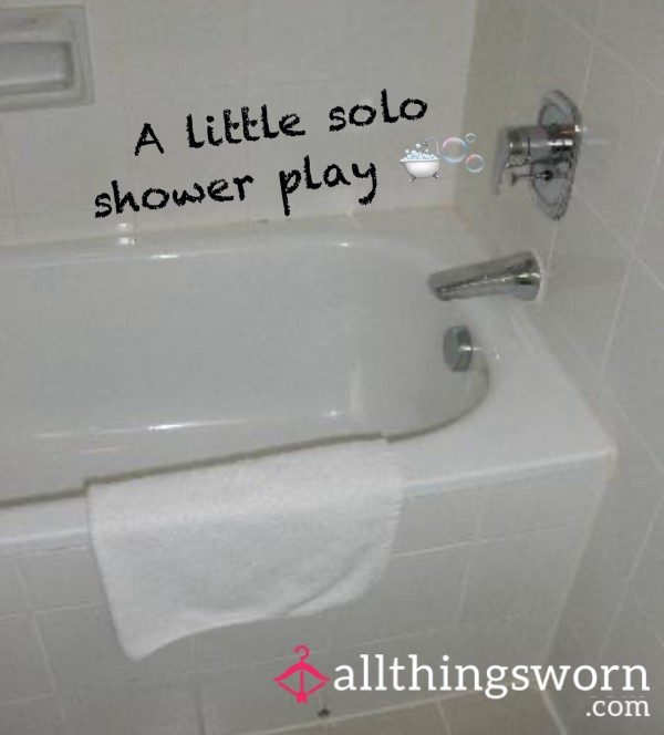 Solo Hotel Shower Play