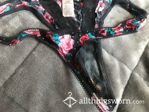 🌹Stained & Well-Worn Flor*l Lace Detail Thong, Size M (P*r*od & Discharge Stains)