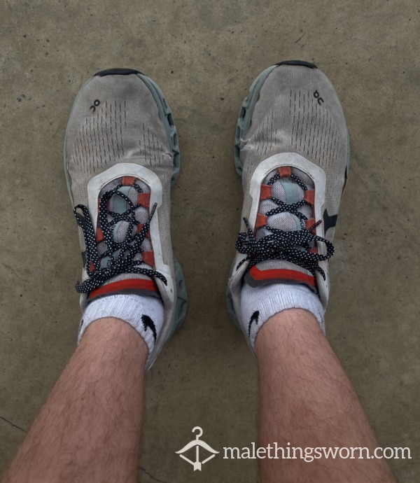 Stanky Sweaty Shoes (on Clouds, Worn For Almost 2 Years! Never Cleaned)