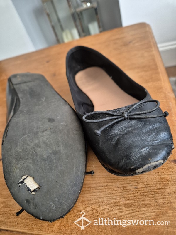 Very Well Worn Flats