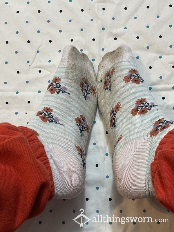 Stinky Cute Worn In Socks (surprise Cute Print Pair)