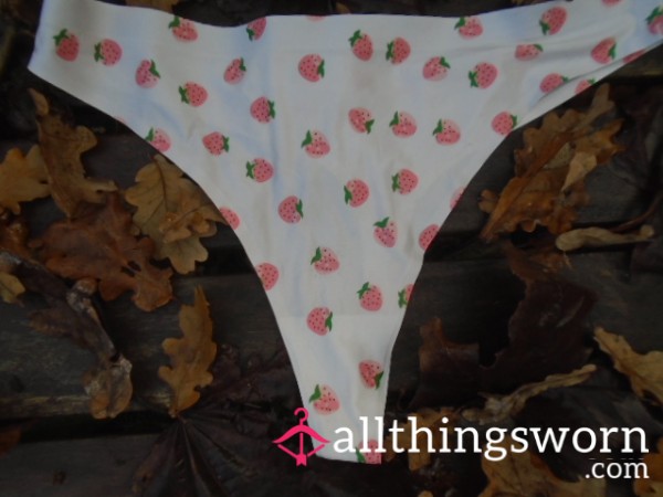 🍓Strawberry Pattern Thong🍓