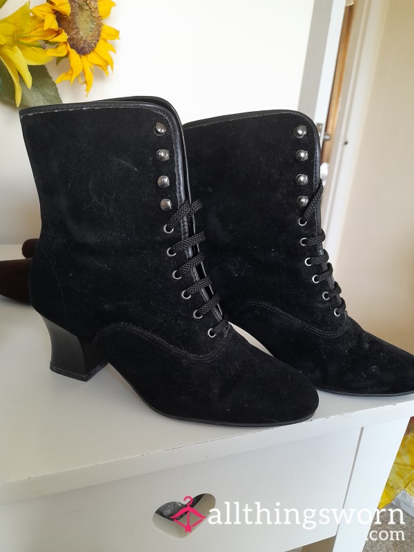 Suede, Burlesque Boots Suede Size 6