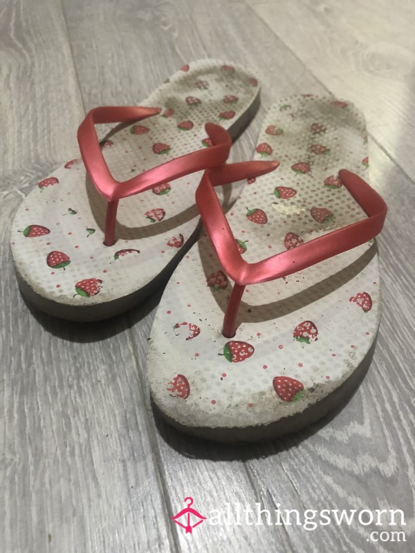 *CLEARANCE* Summer 2024 Strawberry Flip-flops Uk 5/6