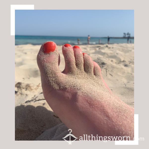 Sun, Sea And S**y Toes ☀️🌊🦶| 10 Pictures