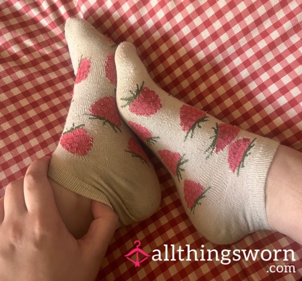 Super Cute Raspberry Socks - Well Worn