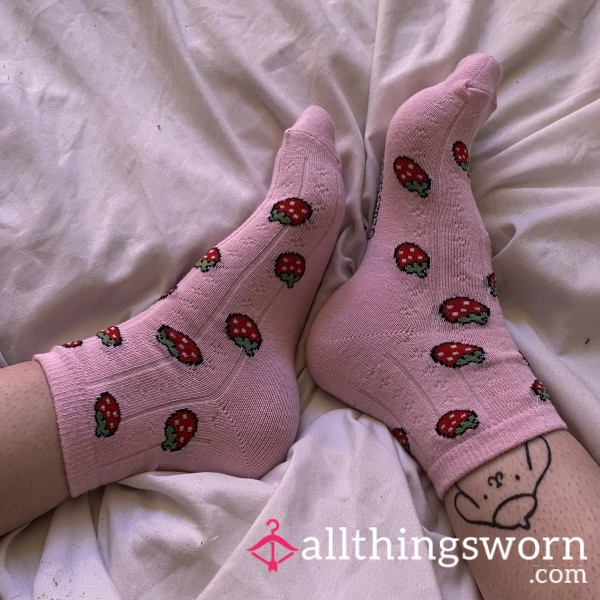 Super Cute Strawberry Socks🍓🩷