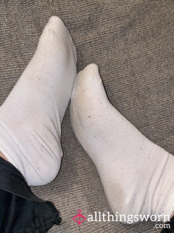 Super Thin & Soft White Ankle Socks: 2 Day Wear