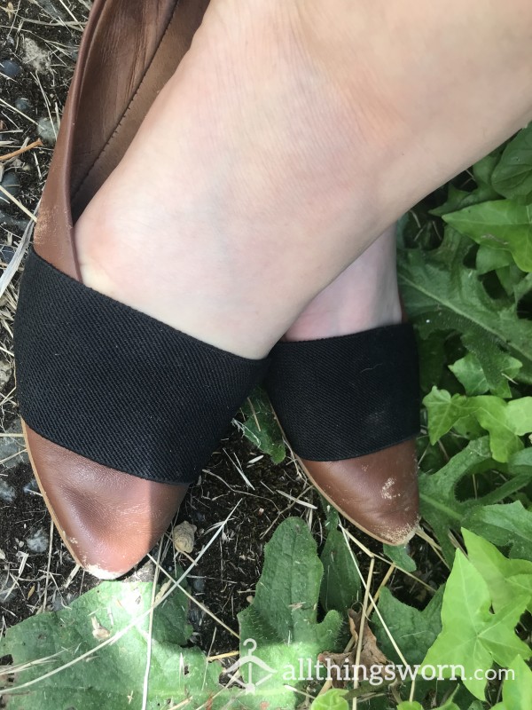 Super Worn Brown Flats Size 5.5