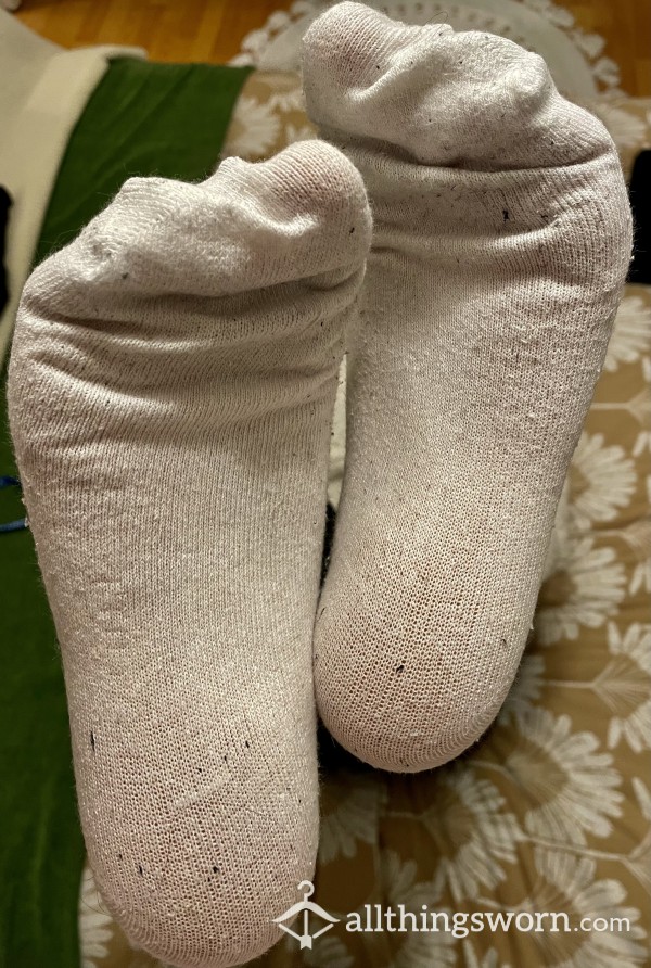 SWEATY And STINKY Trainer Socks… 10,000 + Steps A Day!!!