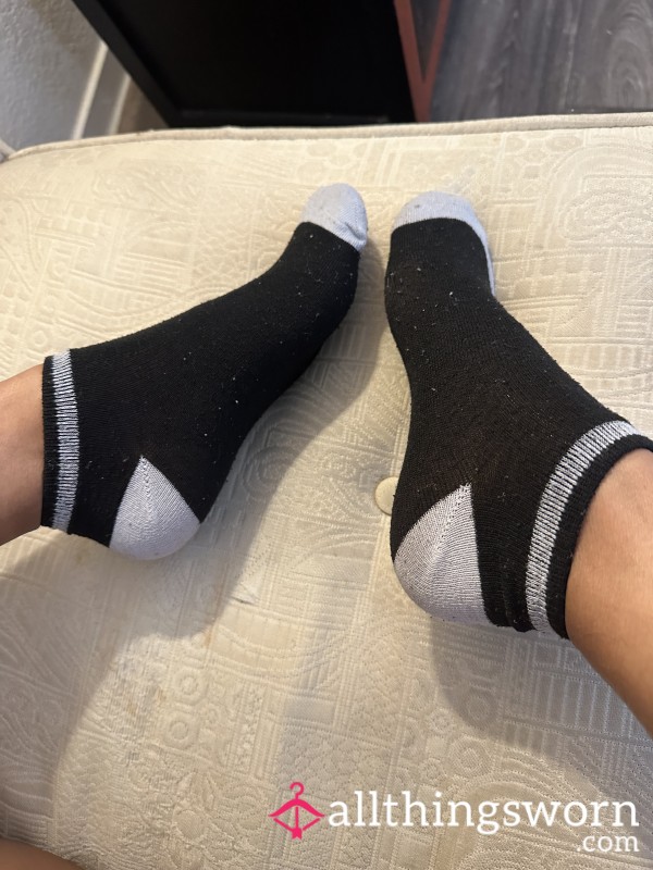 Sweaty Black + Grey Thin Footsie Ankle Gym Socks 🖤