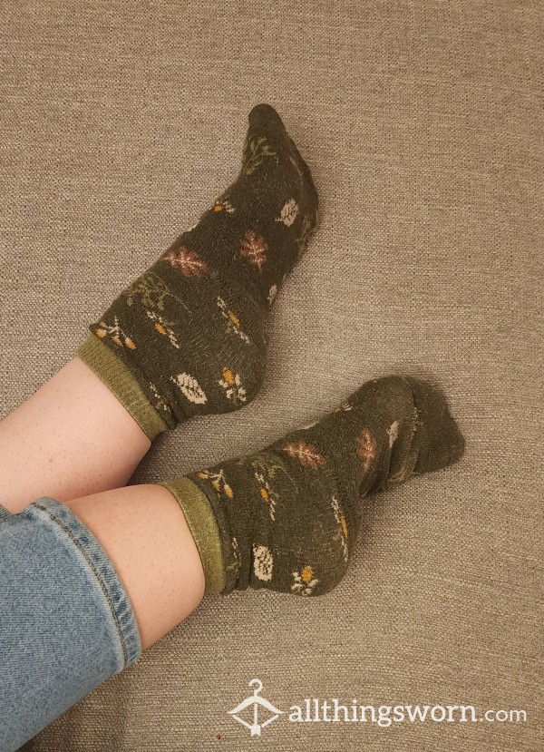 SWEATY MULTI-DAY COZY FALL SOCKS