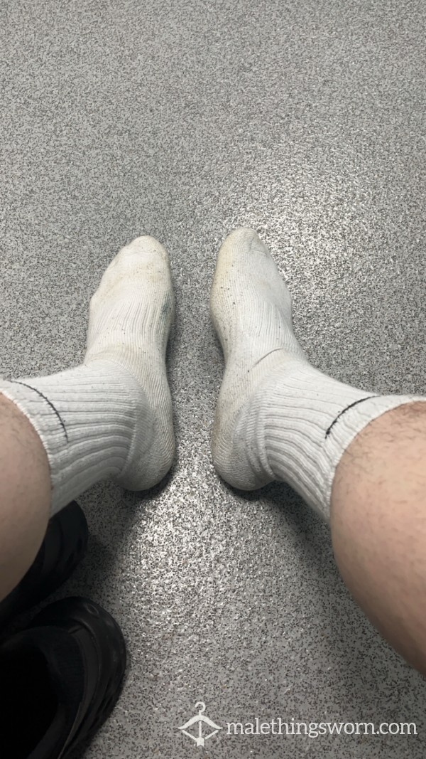 SWEATY GYM SOCKS