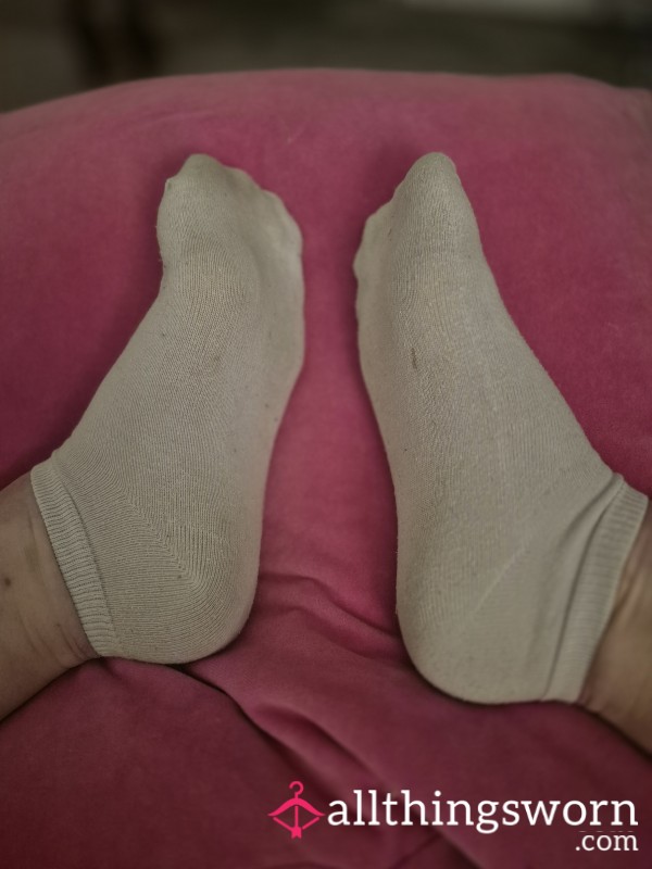 Sweaty Hot Worn Socks, Slaving Away The Housework 😈😉🥵🔥