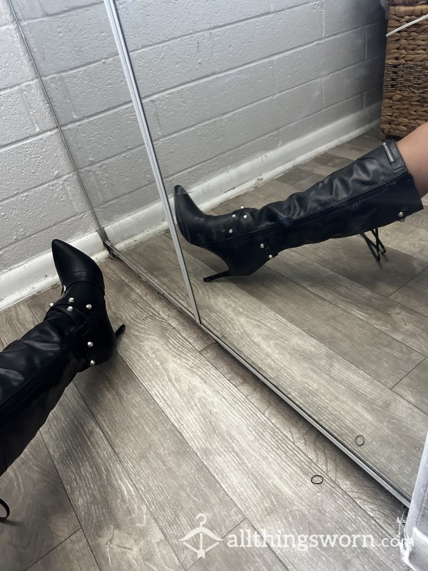 Sweaty Leather Black Boots