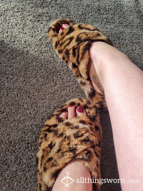 Sweaty Leopard Print Slippers