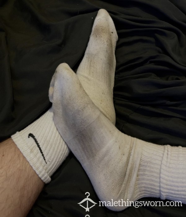 Sweaty Musky Men’s White Socks