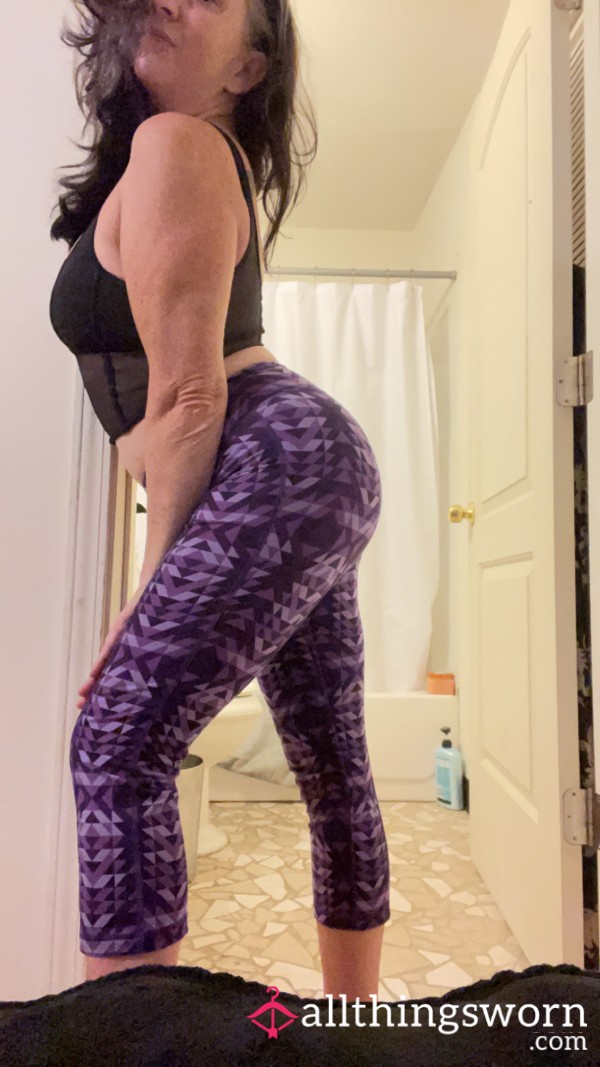 Sweaty 💦 Purple Geometric Leggings